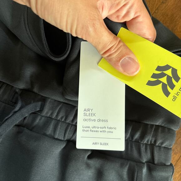 All in Motion Girls Active Dress Black Airy Sleek Sleeveless Stretch NEW XS 4/5 - Picture 4 of 6